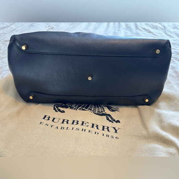 Burberry Derby Calfskin House Check Medium Banner Tote Black - Picture 5 of 5